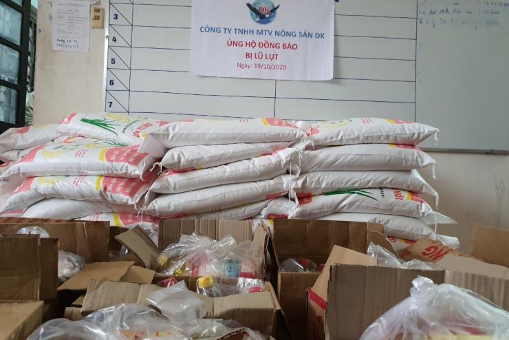 Aid comes for flood victims in central Vietnam on 19th Oct, 2020